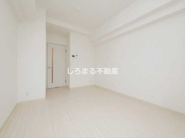 セオリー大阪リバークロスの居間・リビング