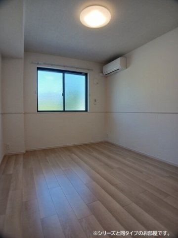 リヴィエール・ピリエⅡの洋室