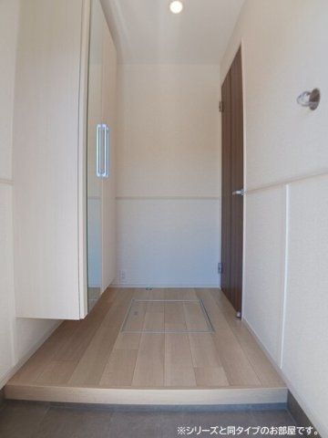 リヴィエール・ピリエⅡの玄関