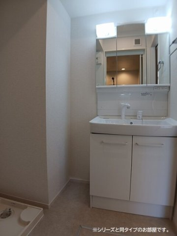 リヴィエール・ピリエⅡの洗面所