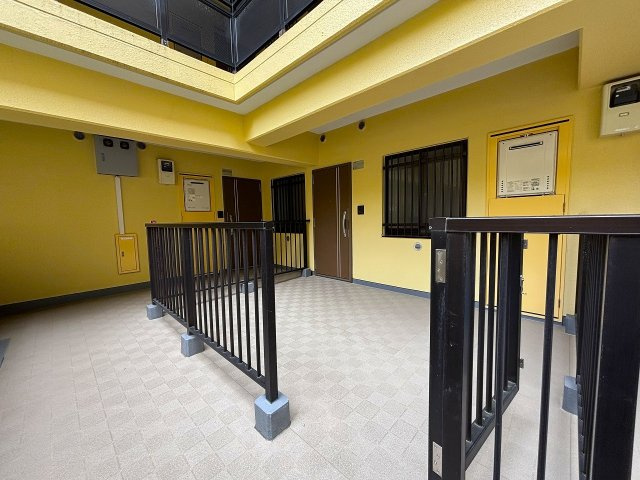 【玄関】 | 〇●レクセル湘南平塚●〇 | お子様の自転車やベビーカーなどが置ける広々ポーチ