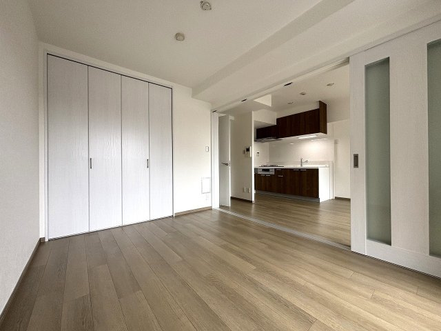 【洋室】 | 〇●レクセル湘南平塚●〇 | お部屋をすっきり保てる収納付き