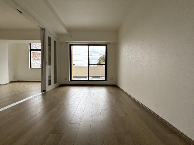 【洋室】 | 〇●レクセル湘南平塚●〇 | 寝室としてもリビングと一体化させたお部屋としてもご利用頂けます。