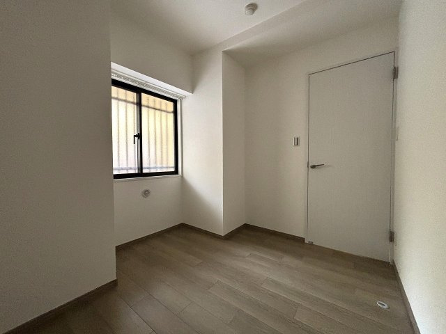 【洋室】 | 〇●レクセル湘南平塚●〇 | 玄関入って右側にある洋室