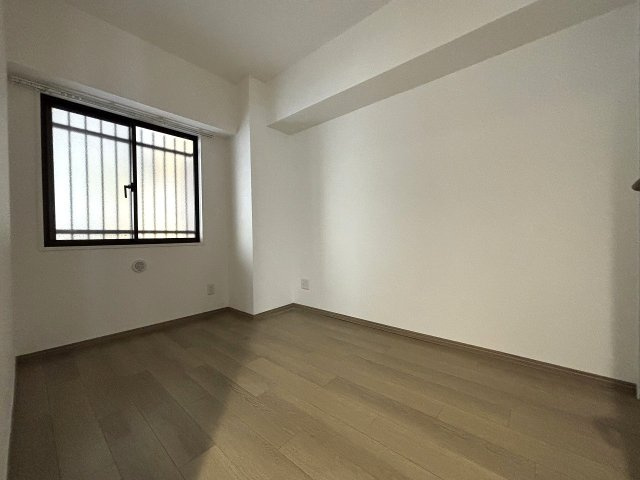 【洋室】 | 〇●レクセル湘南平塚●〇 | 玄関入って左側にある納戸