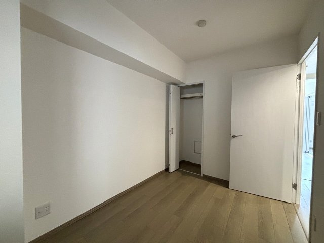 【洋室】 | 〇●レクセル湘南平塚●〇 | 玄関入って左側にある納戸