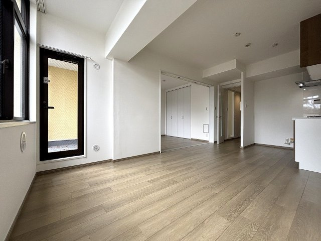 【居間・リビング】 | 〇●レクセル湘南平塚●〇 | 窓が大きく2面採光の明るく開放的なLDK