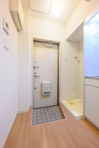 川崎市多摩区西生田５丁目のアパートの玄関