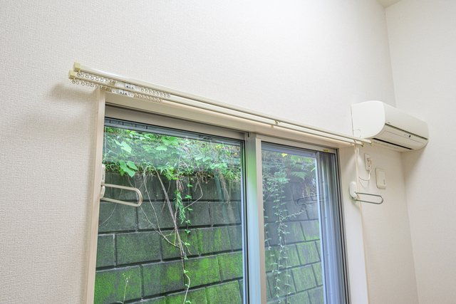 川崎市多摩区西生田５丁目のアパートのエントランス