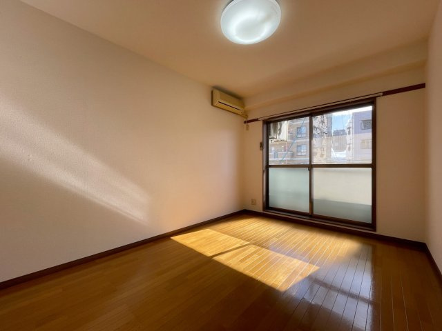 ノナ・チェレスタの洋室|ゆったりした洋室です