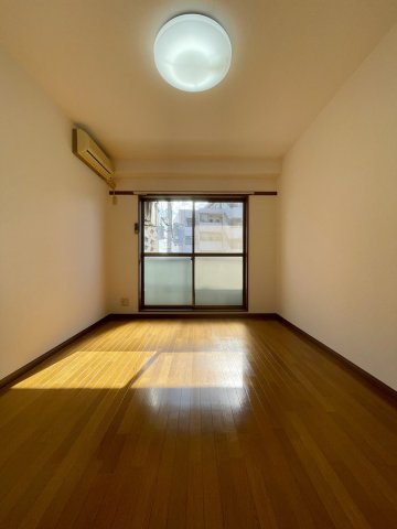 ノナ・チェレスタの洋室|きれいな洋室です