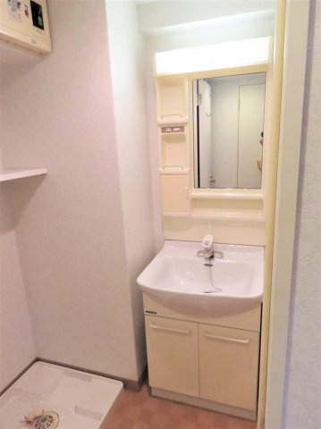 エンクレスト天神東Ⅲの洗面所|広い洗面スペース