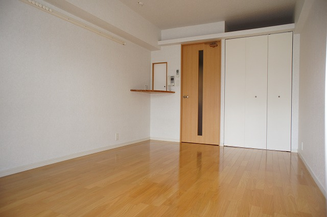 エンクレスト天神Ⅲの居間・リビング|使いやすい居間です