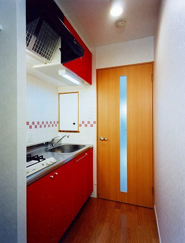 エンクレスト天神Ⅲのキッチン|コンパクトなキッチンで掃除もラクラク