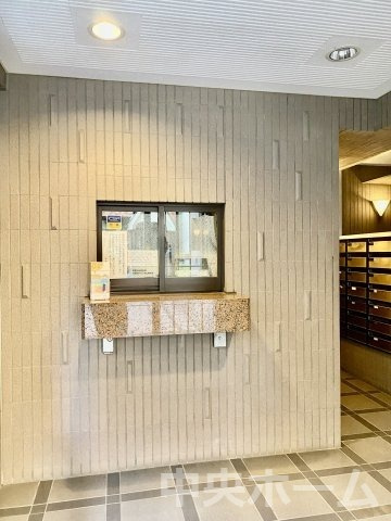 ライオンズマンション東向島第2の現況写真|受付(管理人室)。