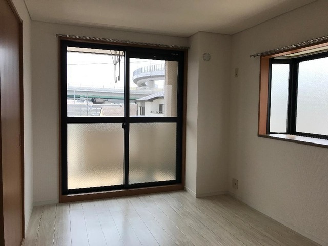 エメラルド・ノービレⅠの居間・リビング