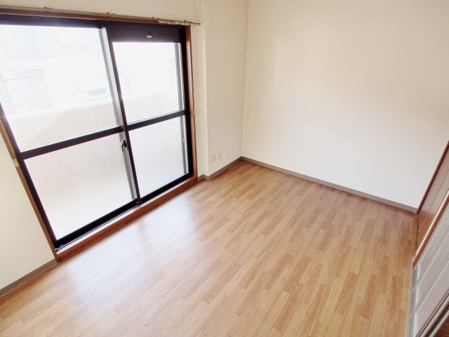 クレアシオン海田南の洋室