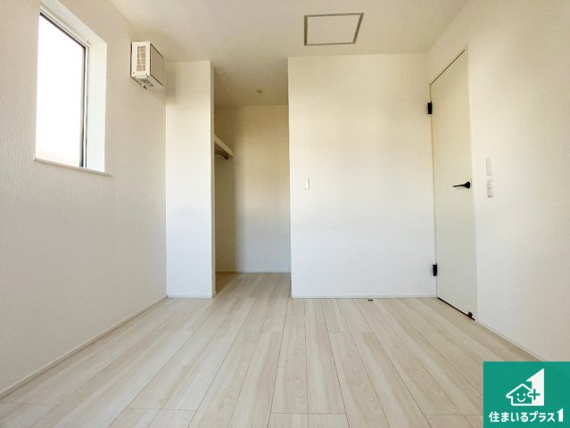 明石市松が丘　第24-1期　新築一戸建ての洋室|収納スペースが充実しているので子供の成長に合わせてたくさん収納ができます！家族構成に合わせた様々な活用ができる収納！