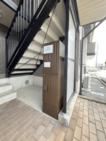 プレミールの玄関|イメージ103号室の写真（反転あり）