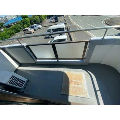 エスパシオ南町のバルコニー|バルコニーからの眺めを楽しみながら食事をしませんか