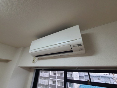 【設備】 | スリーデイズ新大阪 | エアコンが付いているので年中快適に過ごせますね