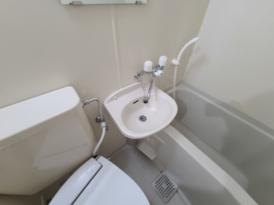 【洗面所】 | スリーデイズ新大阪 | 綺麗な洗面台です