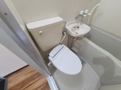 【トイレ】 | スリーデイズ新大阪 | 綺麗で清潔感あるトイレです