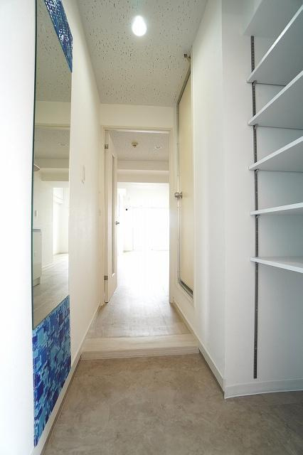 新品家具付きマンション博多駅東25(KaGood福岡)の玄関