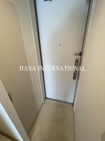 リブリ・国立北の玄関