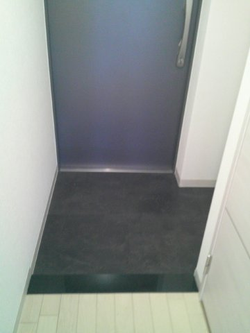 大阪市中央区島町２丁目の賃貸マンションの玄関