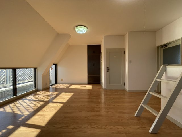 川崎市多摩区菅１丁目の賃貸マンションの洋室