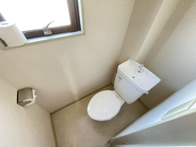 川崎市多摩区菅１丁目の賃貸マンションのトイレ|最上階トイレ