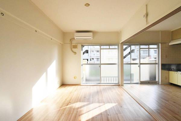 ビレッジハウスなかのめ1号棟の居間・リビング|ビレッジハウスの同一物件・同一タイプの間取りの写真です