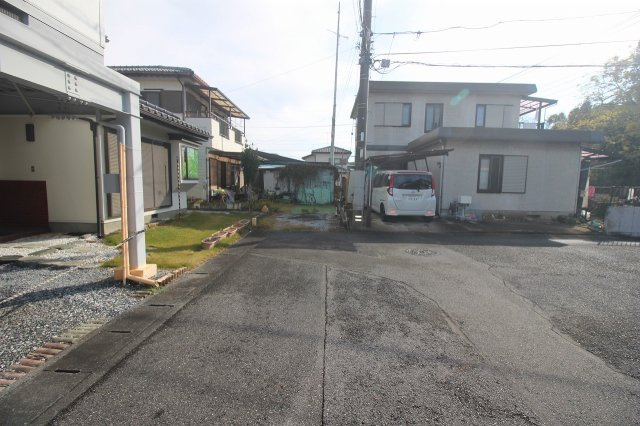 小山市犬塚の前面道路含む現地写真