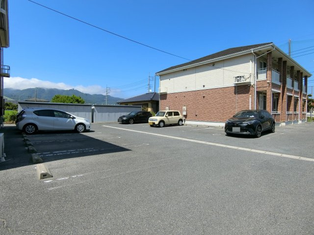 デフィ・チョーＡの駐車場