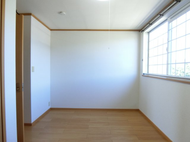 デフィ・チョーＡの洋室|イメージ202号室の写真（反転あり）