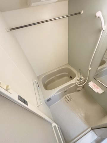 ベル　シェリルＢの浴室