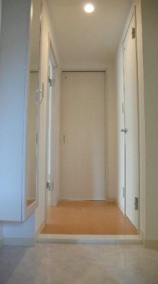 グランディール浅草の玄関