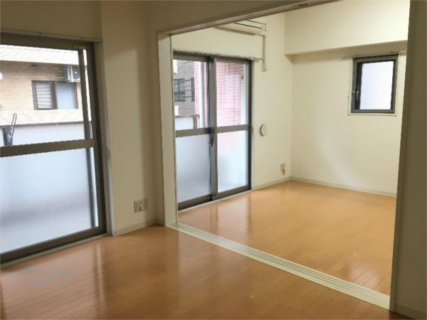 グランディール浅草の居間・リビング