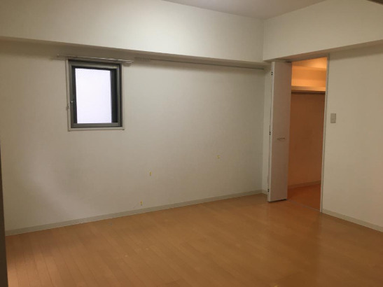 グランディール浅草の寝室