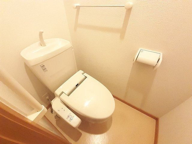 【トイレ】 | クリスタルブライト | 落ち着いた色調のトイレです