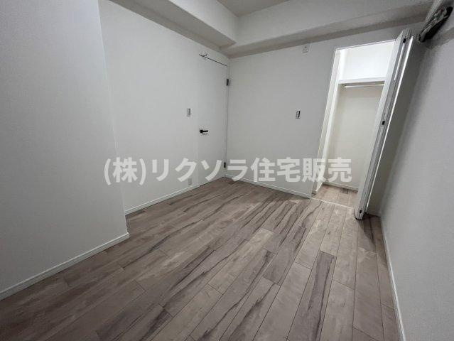 ローズハイツ香里園 3号棟の寝室|洋室5.9帖
■物件内覧・資金計画相談・住宅ローン相談、リフォーム相談、お問合せ受付中■
※当日・翌日のご内覧、ご相談はお電話でのお問合せがスムーズです！