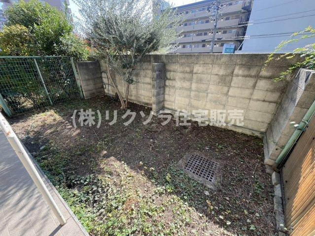 ローズハイツ香里園 3号棟の中庭|■物件内覧・資金計画相談・住宅ローン相談、リフォーム相談、お問合せ受付中■
※当日・翌日のご内覧、ご相談はお電話でのお問合せがスムーズです！