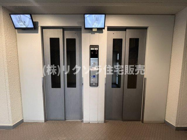 ローズハイツ香里園 3号棟のその他共用部分|エレベーター二基
■物件内覧・資金計画相談・住宅ローン相談、リフォーム相談、お問合せ受付中■
※当日・翌日のご内覧、ご相談はお電話でのお問合せがスムーズです！