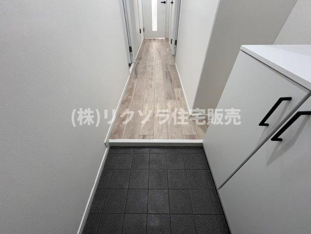 ローズハイツ香里園 3号棟の内装|玄関収納付き
■物件内覧・資金計画相談・住宅ローン相談、リフォーム相談、お問合せ受付中■
※当日・翌日のご内覧、ご相談はお電話でのお問合せがスムーズです！