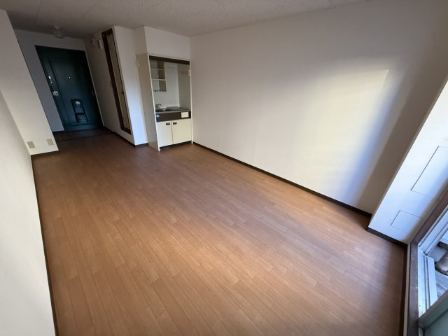 コートヴィレッジ服部の居間・リビング