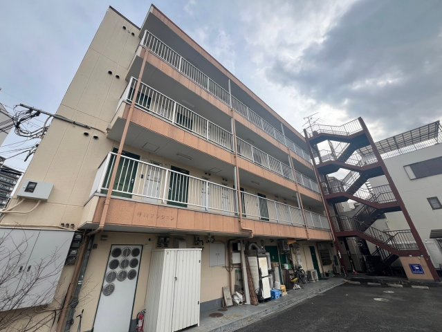 コートヴィレッジ服部の外観