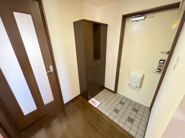 マロンステージＡ棟の玄関