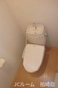 柏崎市常盤台のアパートのトイレ