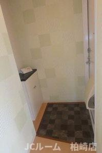 柏崎市常盤台のアパートの玄関